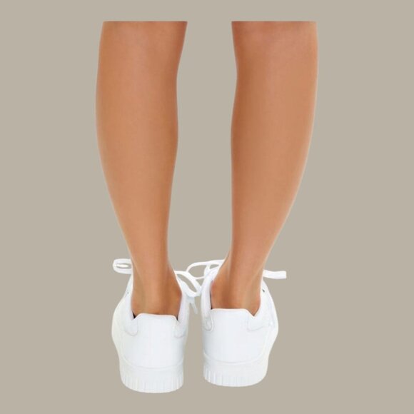 NWT Women's Hello Kitty Lace-Up Sneakers - White - Limited Edition - Multisize - Picture 13 of 13